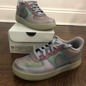 Nike GS Air Force 1 LV8 Muted Metallic Size 5